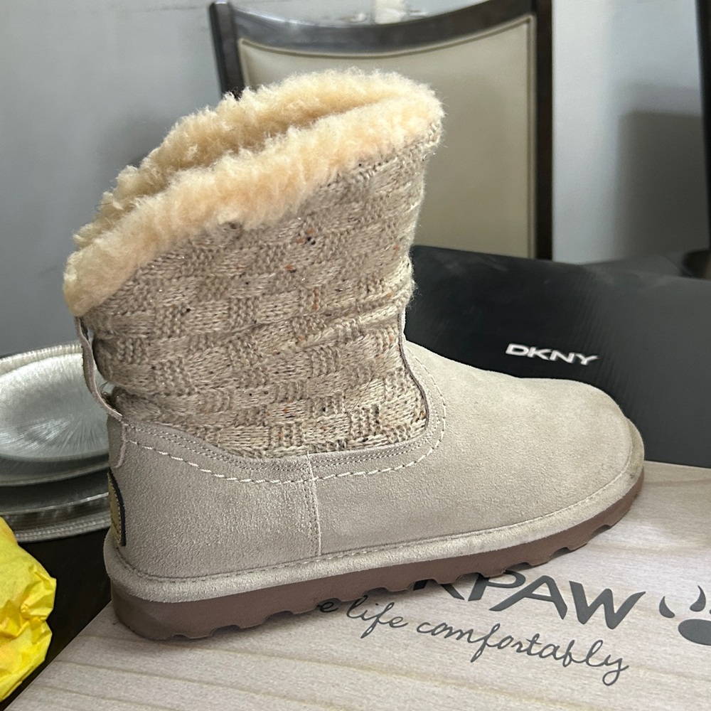 BearPaw Beige Knit Suede Boots with Plush Lining